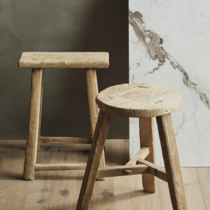 Tabouret en orme brut